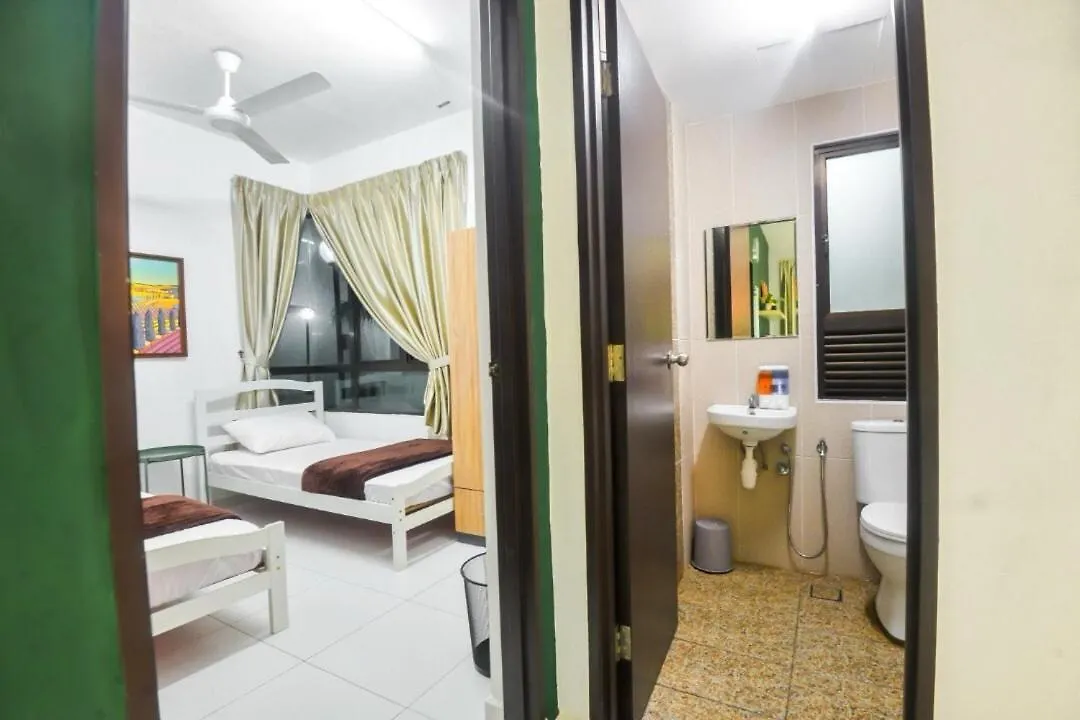 Walid Guesthouse, Cozy Hill View Ayer Keroh
