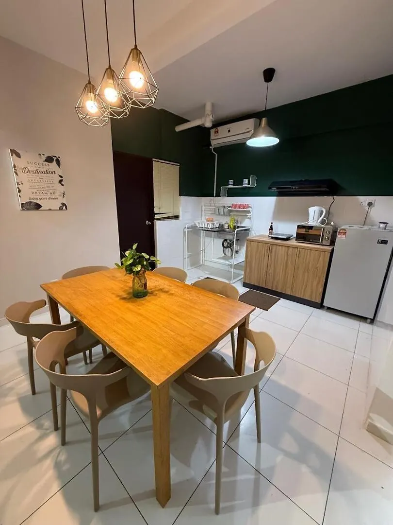 Walid Guesthouse, Cozy Hill View Ayer Keroh Apartment